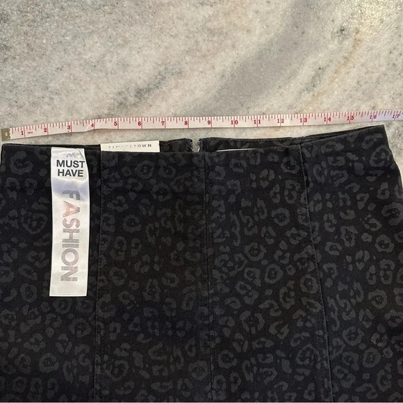 Tinseltown Juniors Black Leopard Print Denim Jean Mini Skirt Size X-Large - Picture 5 of 10